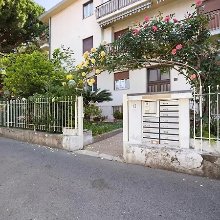 Casa Serena 12 *